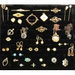 LOT VON 36 TEILEN ANTIKER SCHMUCKA LOT OF 36 ANTIQUE JEWELLERY PIECES