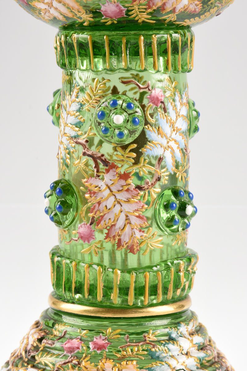 A LUDWIG MOSER & SOHNE GILT AND ENAMEL DECORATED GREEN GLASS GOBLET, KARLSBAD (KARLOVY VARY), - Image 4 of 10