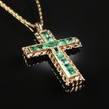 AN 18K YELLOW GOLD AND EMERALD CROSS LADY'S PENDANT, pendant set with twelve emerald step cut