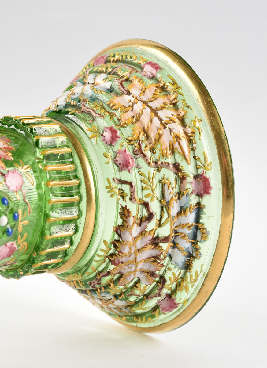 A LUDWIG MOSER & SOHNE GILT AND ENAMEL DECORATED GREEN GLASS GOBLET, KARLSBAD (KARLOVY VARY), - Image 9 of 10