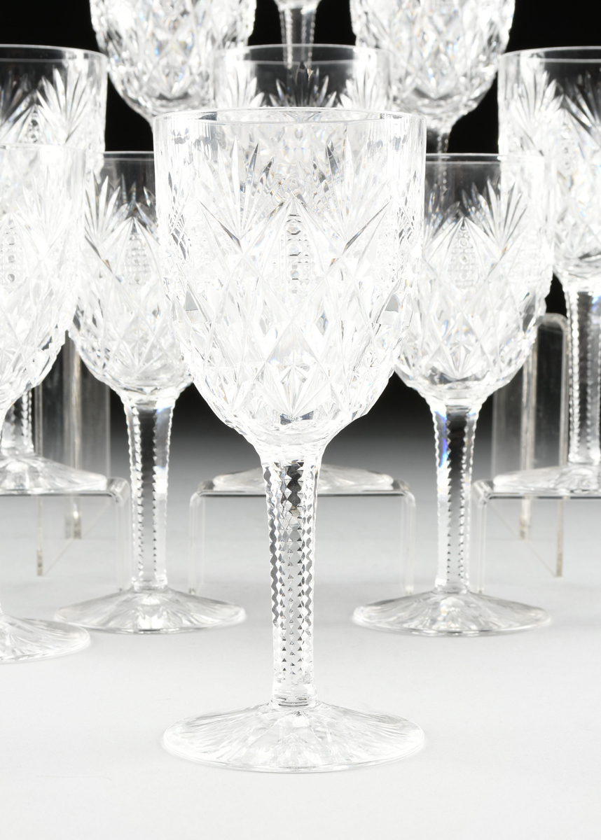 A SET OF TWELVE CRISTALLERIE ST. LOUIS CUT CRYSTAL WATER GOBLETS IN THE "FLORENCE (PINEAPPLE CUT)" - Image 3 of 5