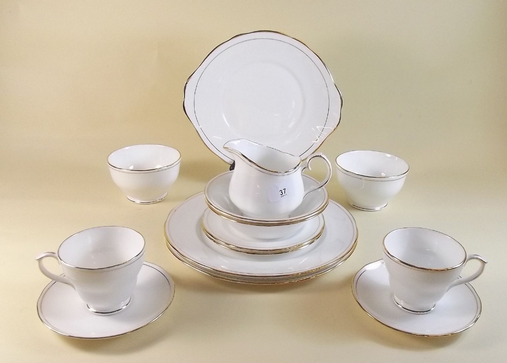 A Duchess Ascot pattern tea and dinner service including twelve cups saucers, side plates, six