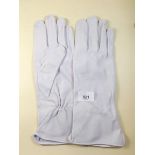 A pair of RAF issue Cape leather flying gloves - white, size 9 1/2