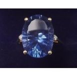 A 9 carat gold ring set colour change fluorite - size P