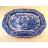 An early blue and white Pearlware octagonal meat platter c.1790 in 'Two Figures' pattern