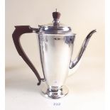 An Art Deco silver coffee pot - Birmingham 1933, 368g