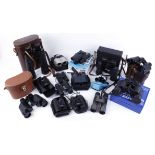 Fifteen pairs of binoculars various
