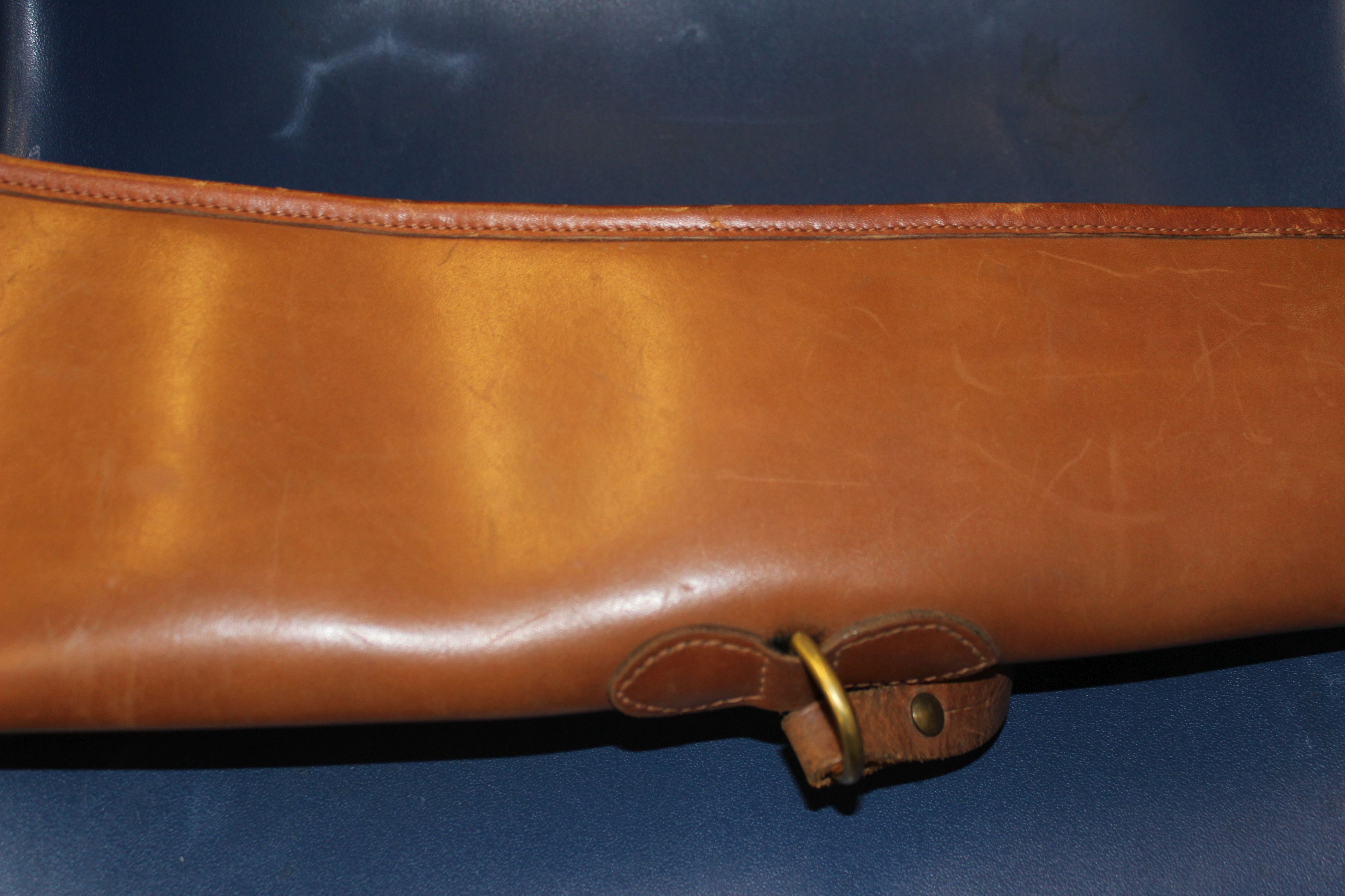 Leather gun slip, 12 bore cartridle belt (a/f) - Image 4 of 10