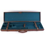 Gunmark leatherette gun case, green baize lined interior fitted for up to 30 ins barrels