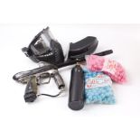 Paintball equipment: Freak paintball gun, mask, gas bottle and approx. 400 paintballs