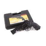 .177 Gamo R-77 Combat Co2 revolver, integrated laser sight, black rubber grips, in hard plastic