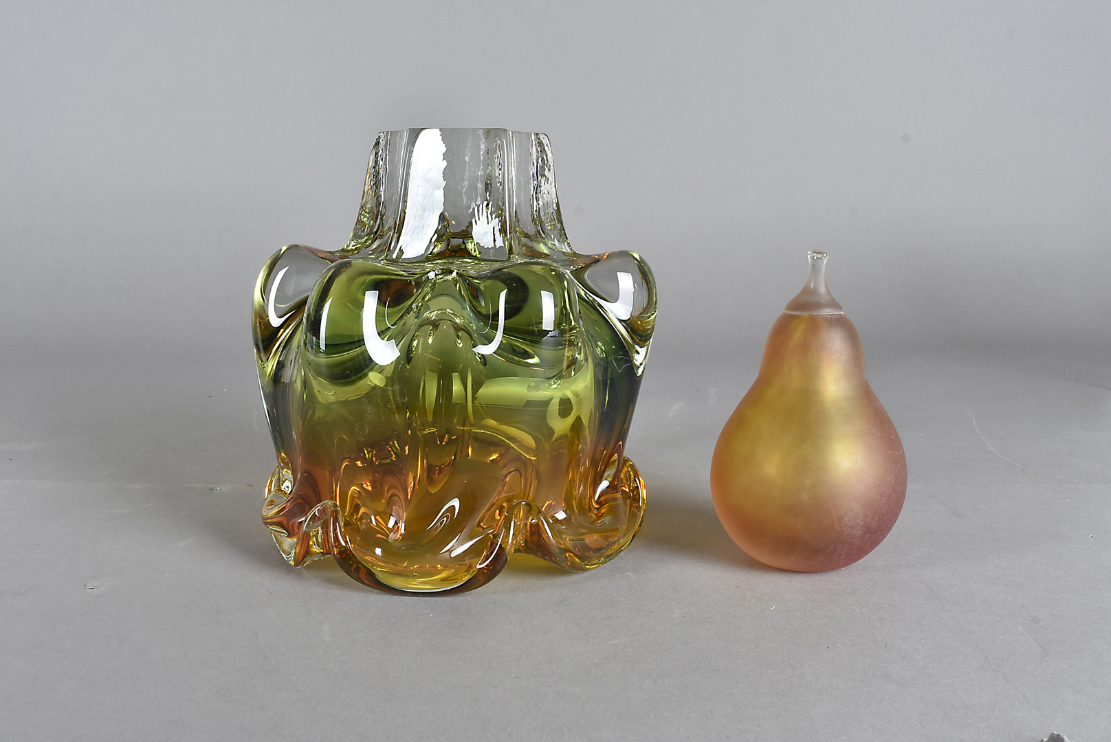 A mid 20th Century Bohemian glass bowl, of crimped design together with a mottled glass pear