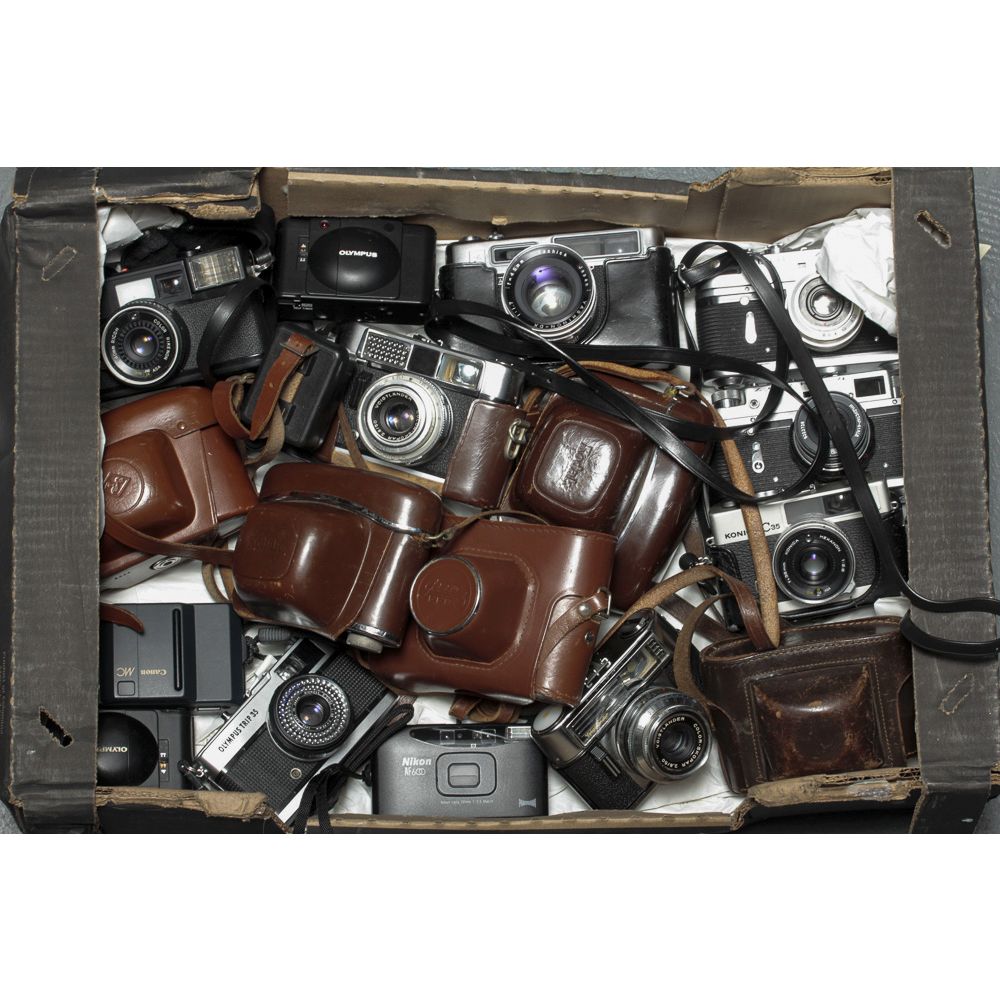 A Tray of Rangefinder Cameras, Including a Voigtländer Vito CL, Vitomatic Iib, Yashica Electro 35,