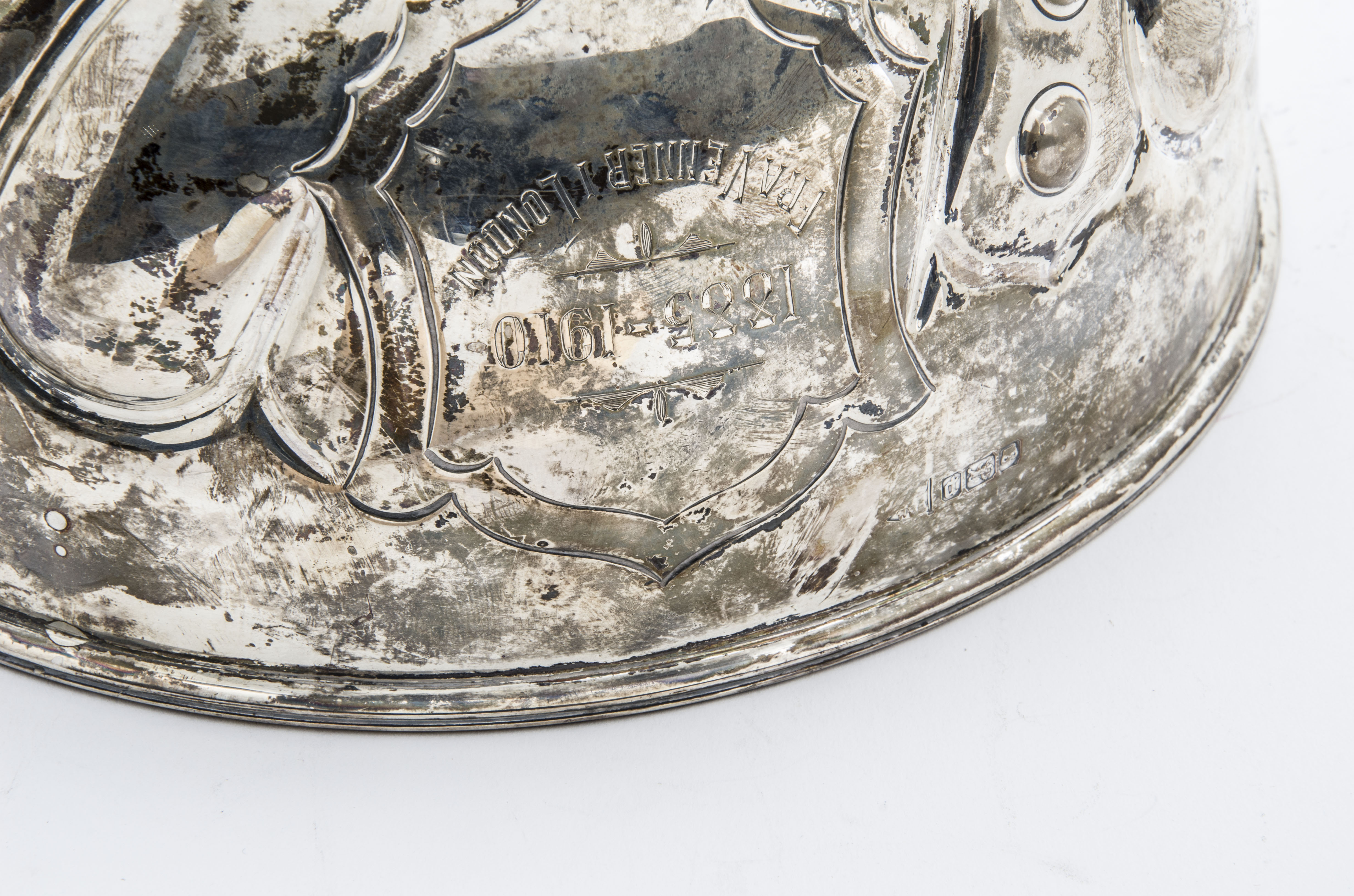 An Edwardian silver presentation rose bowl, engraved to front 1885 to 1910 Fra Venner I London, 16.5 - Image 2 of 2