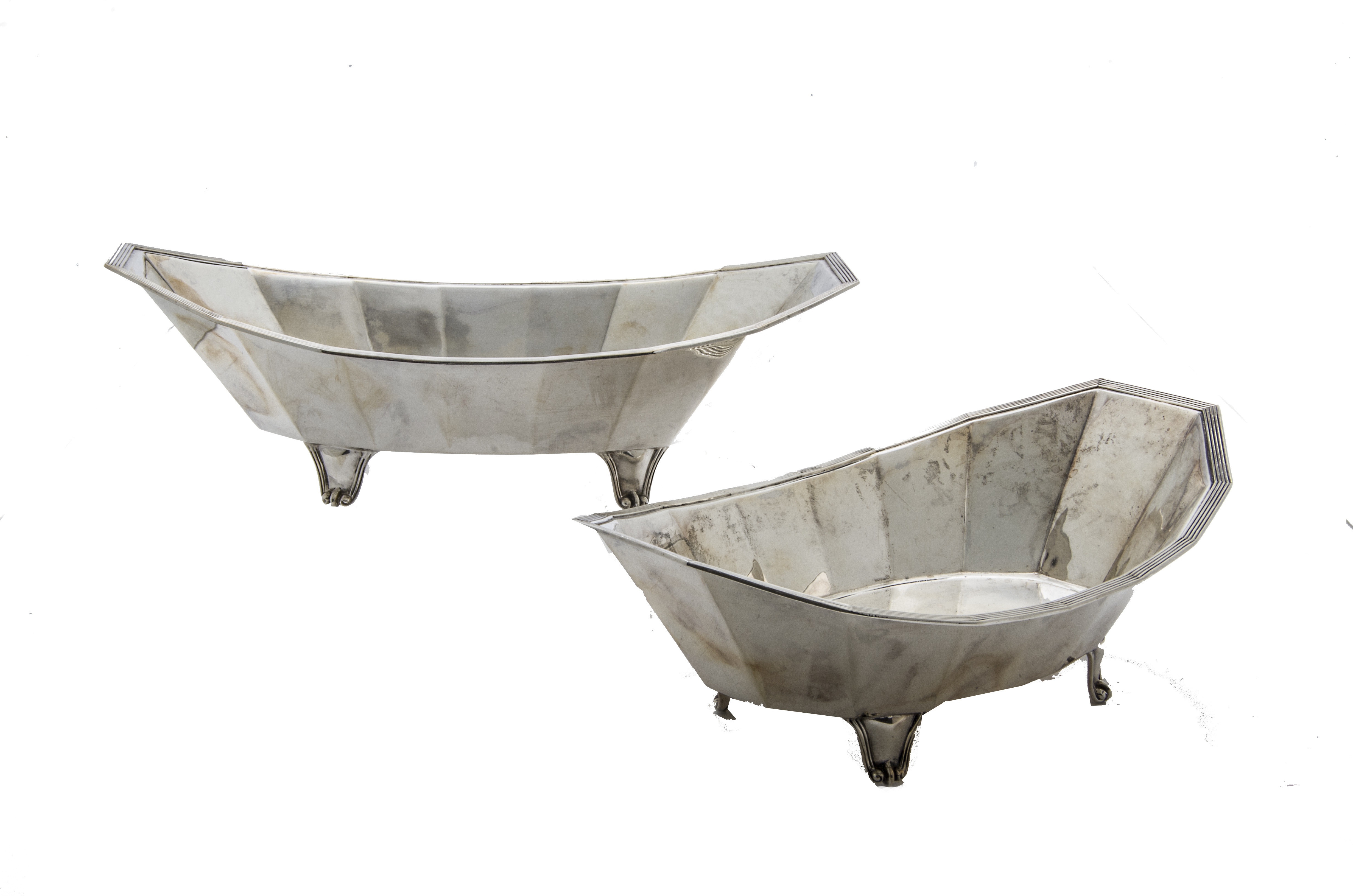 A pair of nice Edwardian silver dishes by James Dixon & Sons, retailed by Wilson & Sharp of