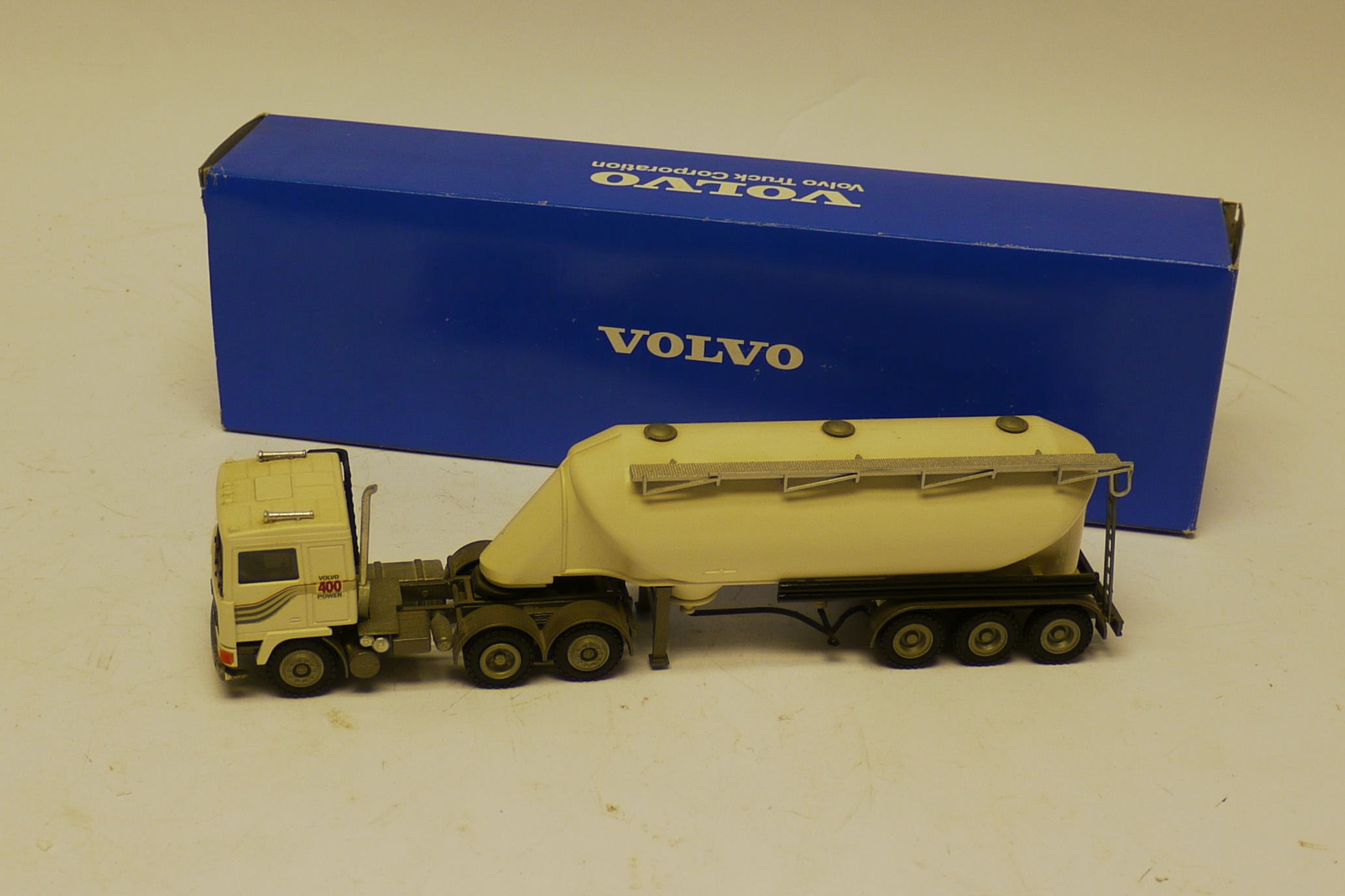 Conrad GMBH Volvo F12 Tanker, Boxed 1:50 scale Volvo F12 Intercooler tanker (4314) with factory