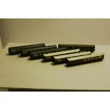 Hornby 00 Gauge China and Margate Pullman Coaches, China, , 'Niobe', Car No 161 and Car No 166 , all