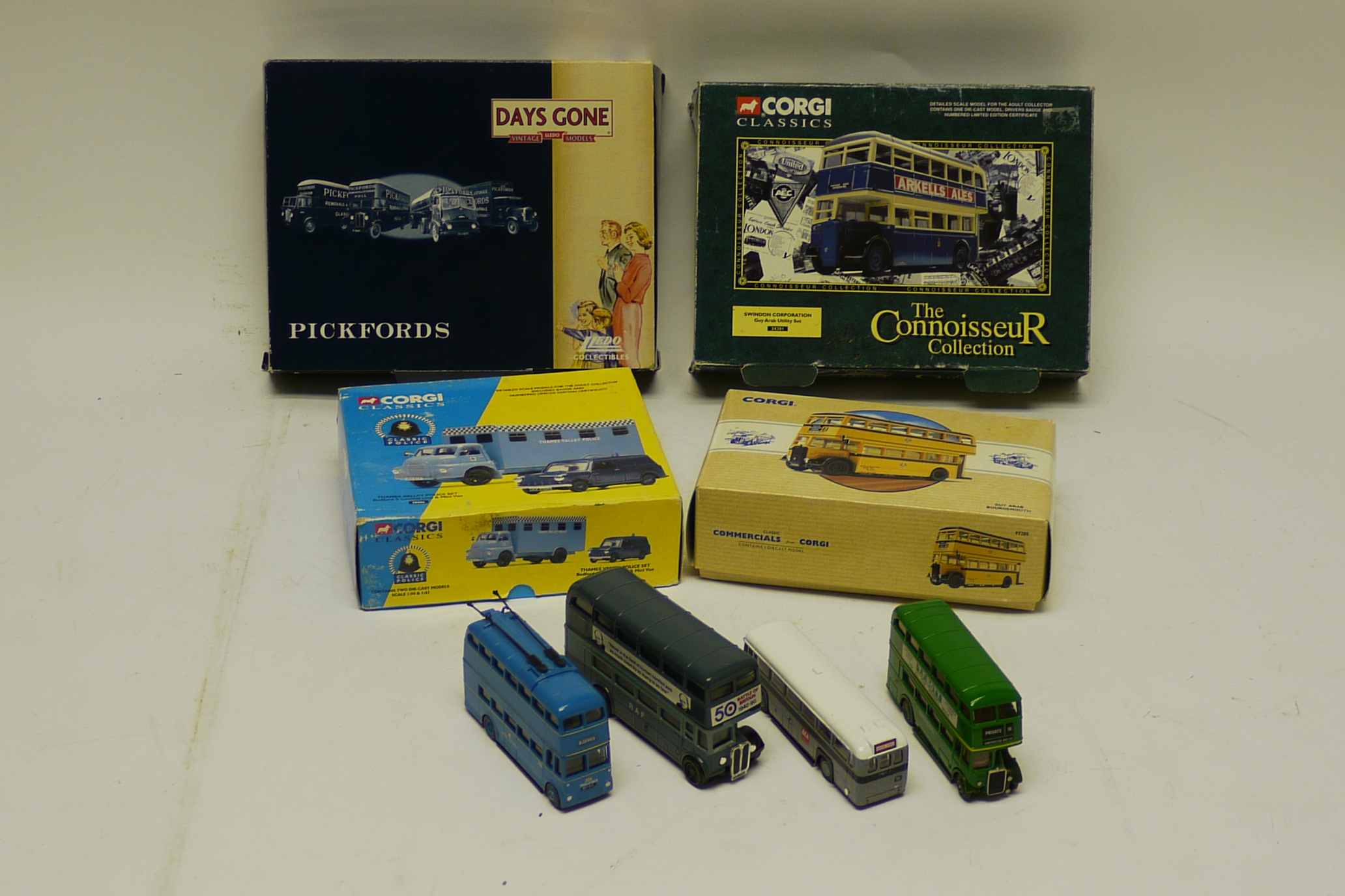 Corgi Classics Buses and Coaches and Others, Including Guy Arab Double Decke Bournemouth (97205),