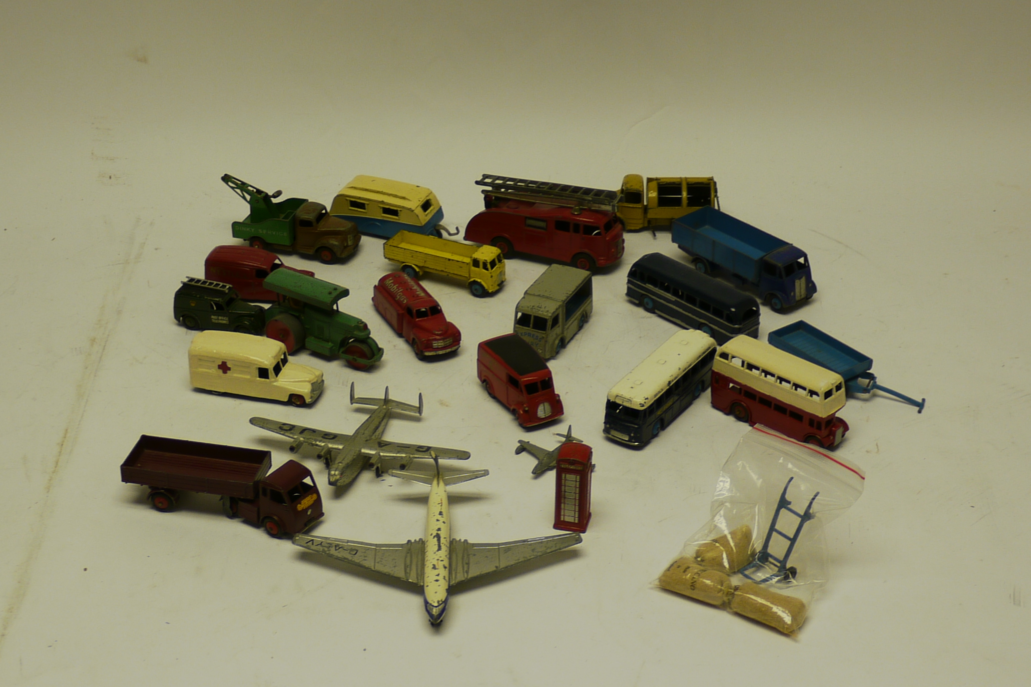 Dinky Toys Commercial Vehicles and Aircraft, Play-worn examples with some repaints including 555