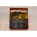 Hornby O Gauge Clockwork No 51 Set and other items, the set in original box with green locomotive no