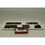 Hornby (Margate) OO Gauge Boxed BR Diesel Locomotives, comprising R352 'Western Courier' in crimson,