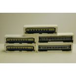 Schicht HO Gauge Coaches, blue MAV (2), blue/white Rekowagen (3), all in original boxes, VG-E, boxes