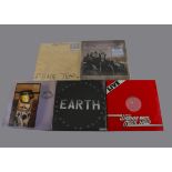 Neil Young / LPs, five albums compring Earth (Triple in opened seal), Americana (Double in Stickered