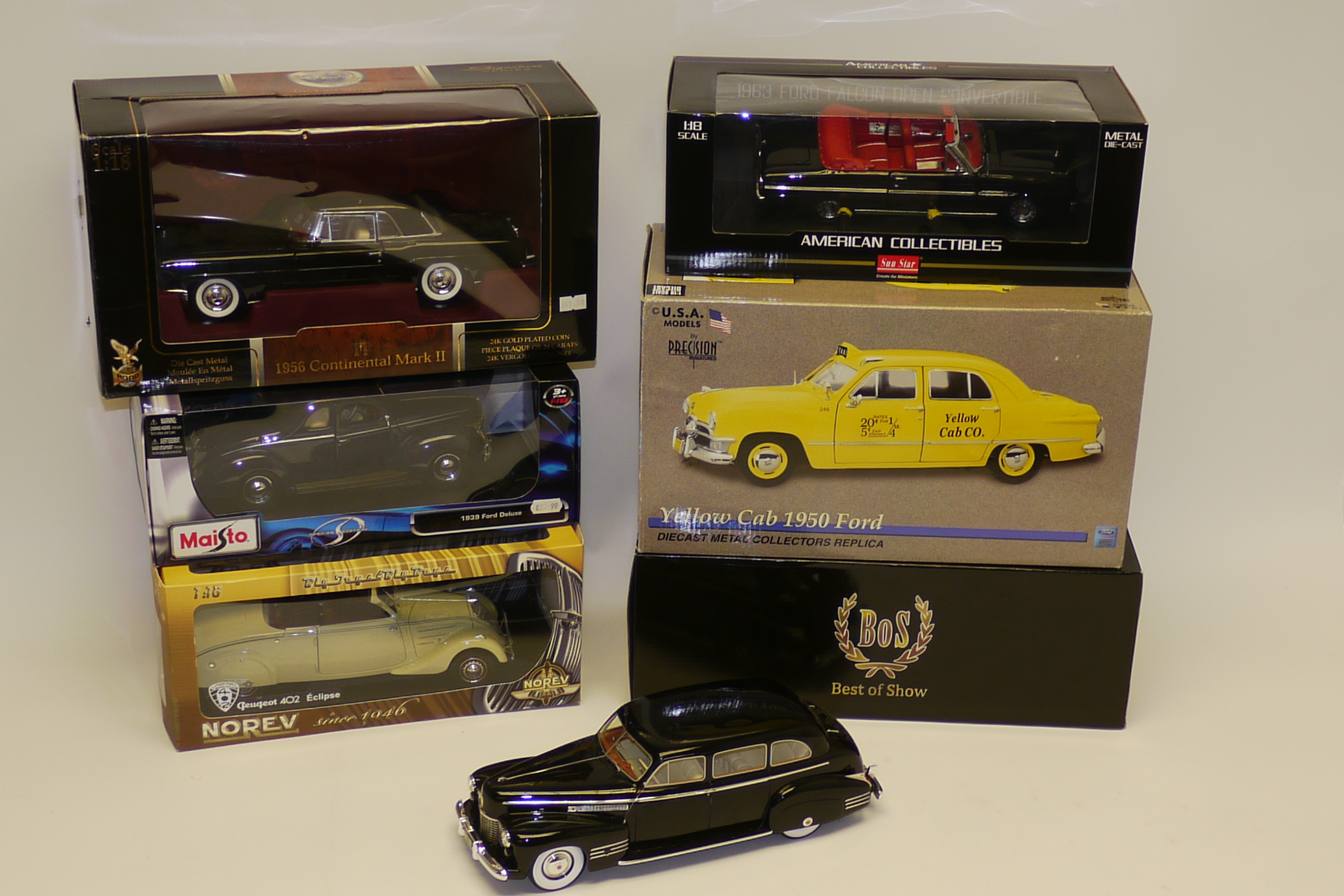 Boxed 1:18 Scale Models, Vintage private and commercial vehicles comprising, Road Signature 1956