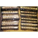 Unboxed Bachmann and Mainline OO Gauge GWR Coaching Stock, comprising 5 with Great (crest) Western