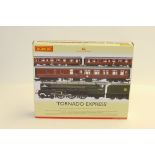 Hornby (China) 00 Gauge R3059 'Tornado Express' Train Pack, comprising BR green Class A1 'Tornado'