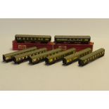 Hornby Dublo 00 Gauge 2-Rail Pullman and BR WR coaches, comprising six Pullman cars (three boxed)