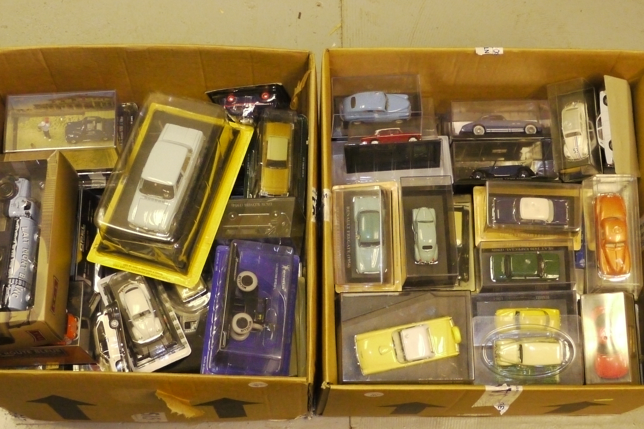 Packaged or Cased Modern Die-Cast Models, A collection of vintage and modern commercial, private,