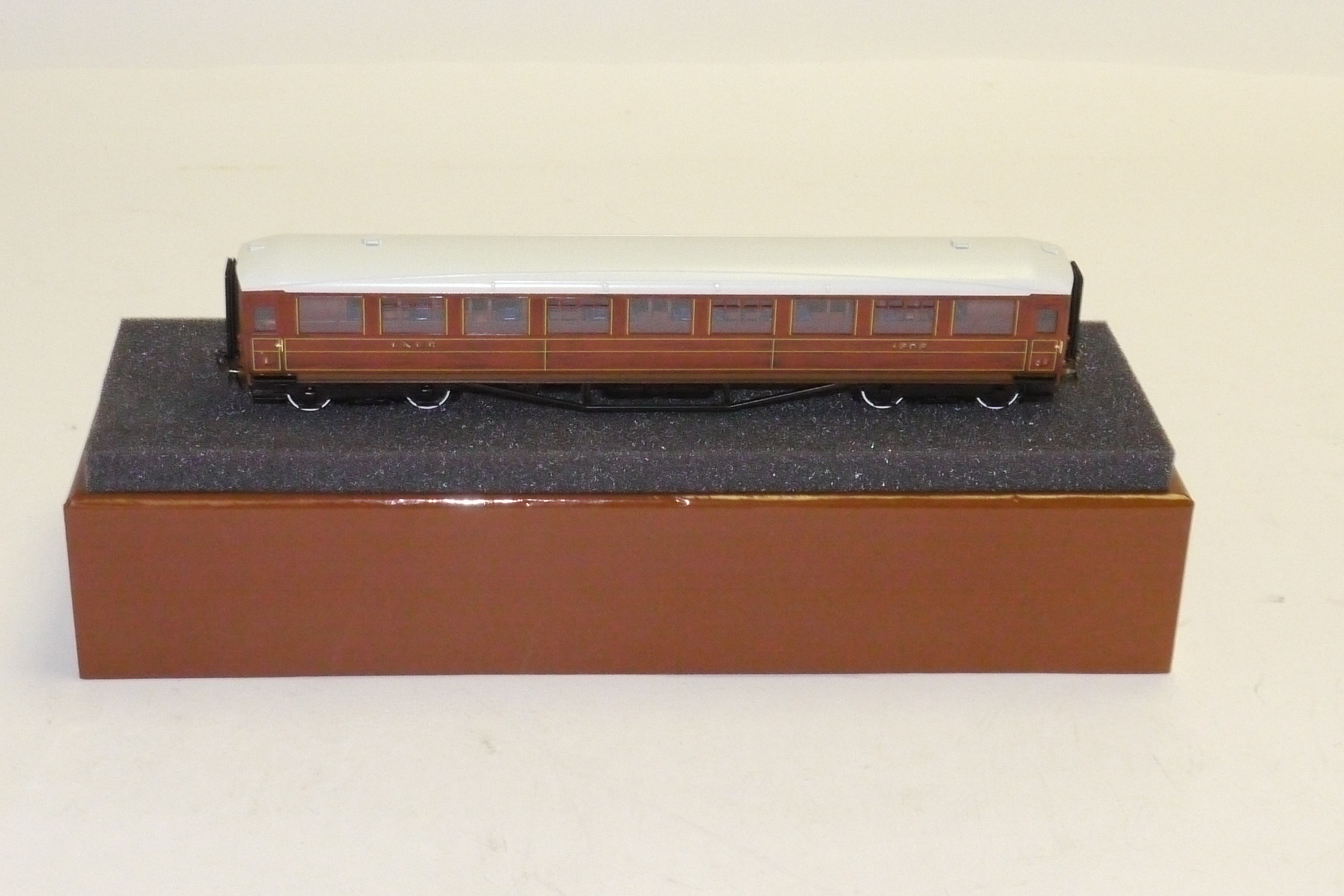 Golden Age 00 Gauge 2K LNER wooden First/Third Coach, No 1858, in original box, M, box E