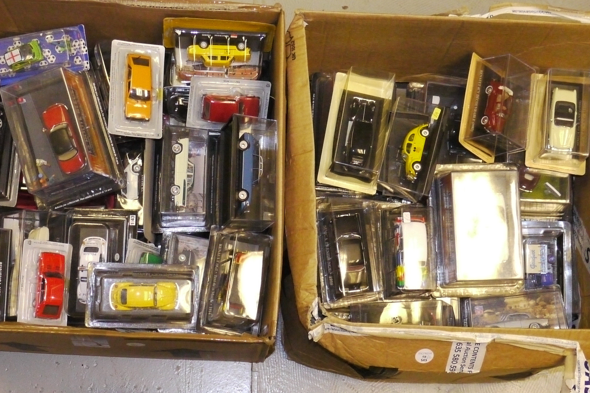 Packaged or Cased Modern Die-Cast Models, A collection of vintage and modern commercial, private,