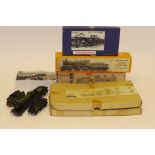 Unmade and Part-Built OO Gauge GWR 4-4-0 Locomotive and Tender Kits, an assortment of elderly 4-4-