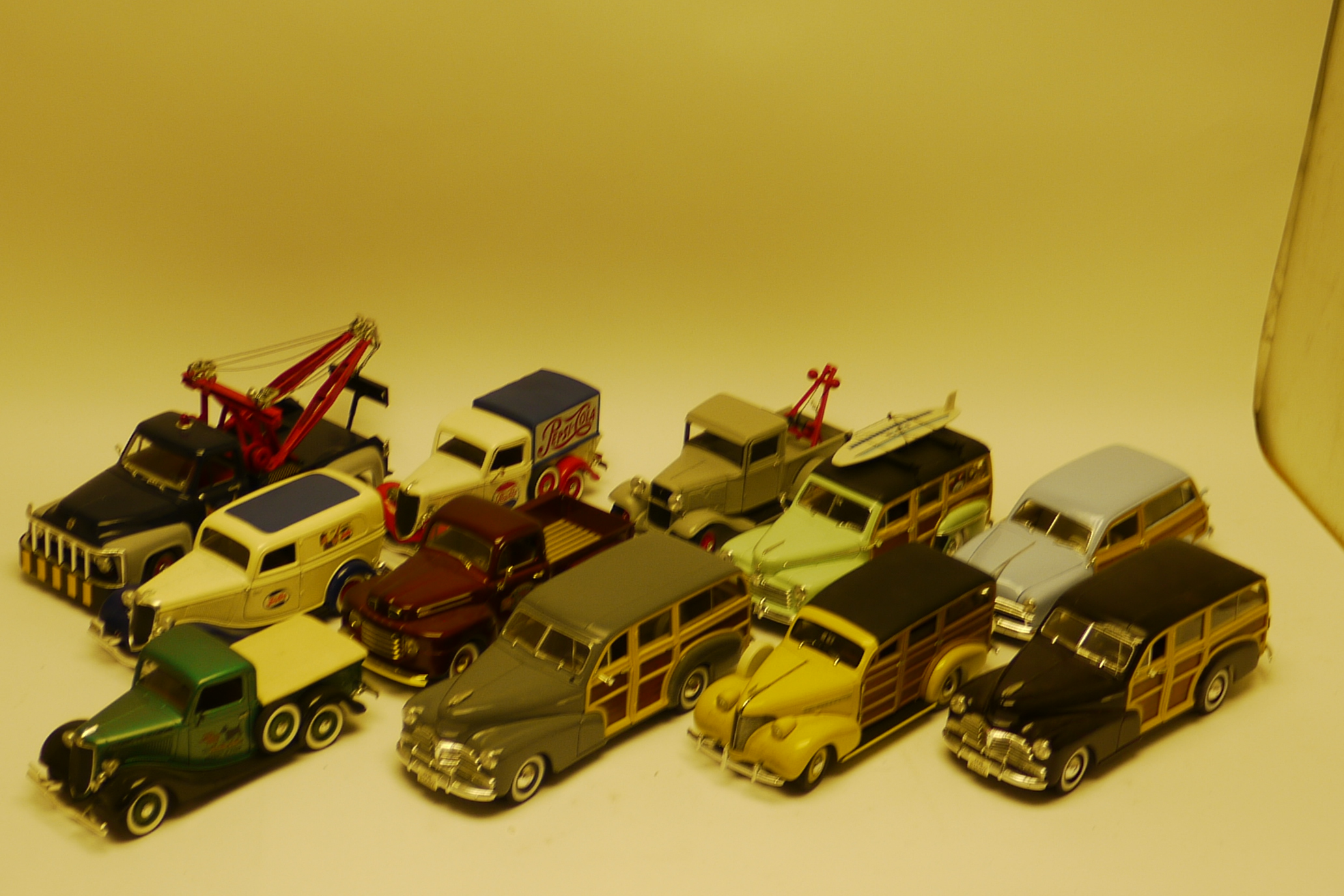 Unboxed 1:18 and 1:19 Scale Models, A collection of vintage American private and commercial