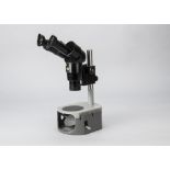 A Nikon Stereoscopic Microscope, serial no. 225353, grey, 0.8 - X4 zoom, 0.7 objective, 10x