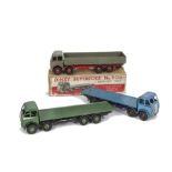 Dinky Supertoys 502 Foden Flat Truck, 1st type, dark green cab, flatbed and hubs, black chassis,