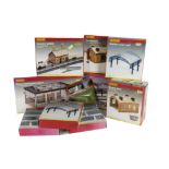 Hornby (China) 00 Gauge Stations with Canopies and other Buildings, R8009 Station Terminus, R334