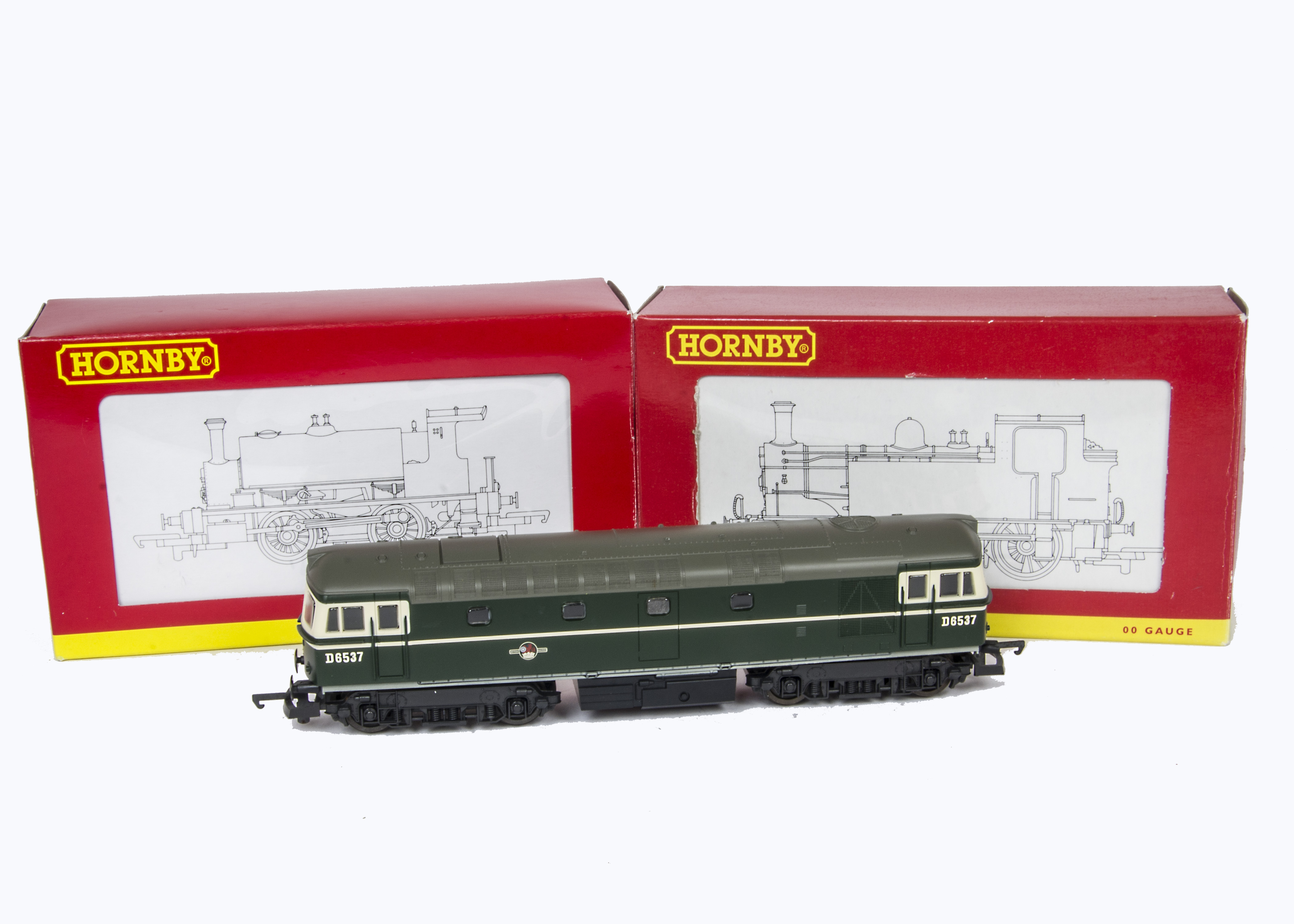 Hornby (China) 00 Gauge Diesel and Industrial Tanks, R2938 BR green Class 33 D6537, R2960 Collectors