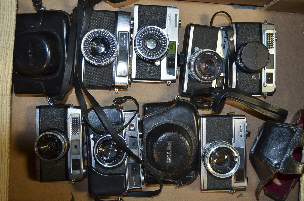 A Tray of Rangefinder Cameras, including a Canon Canonet 28, Mamiya Super Deluxe, A Yashica Minister