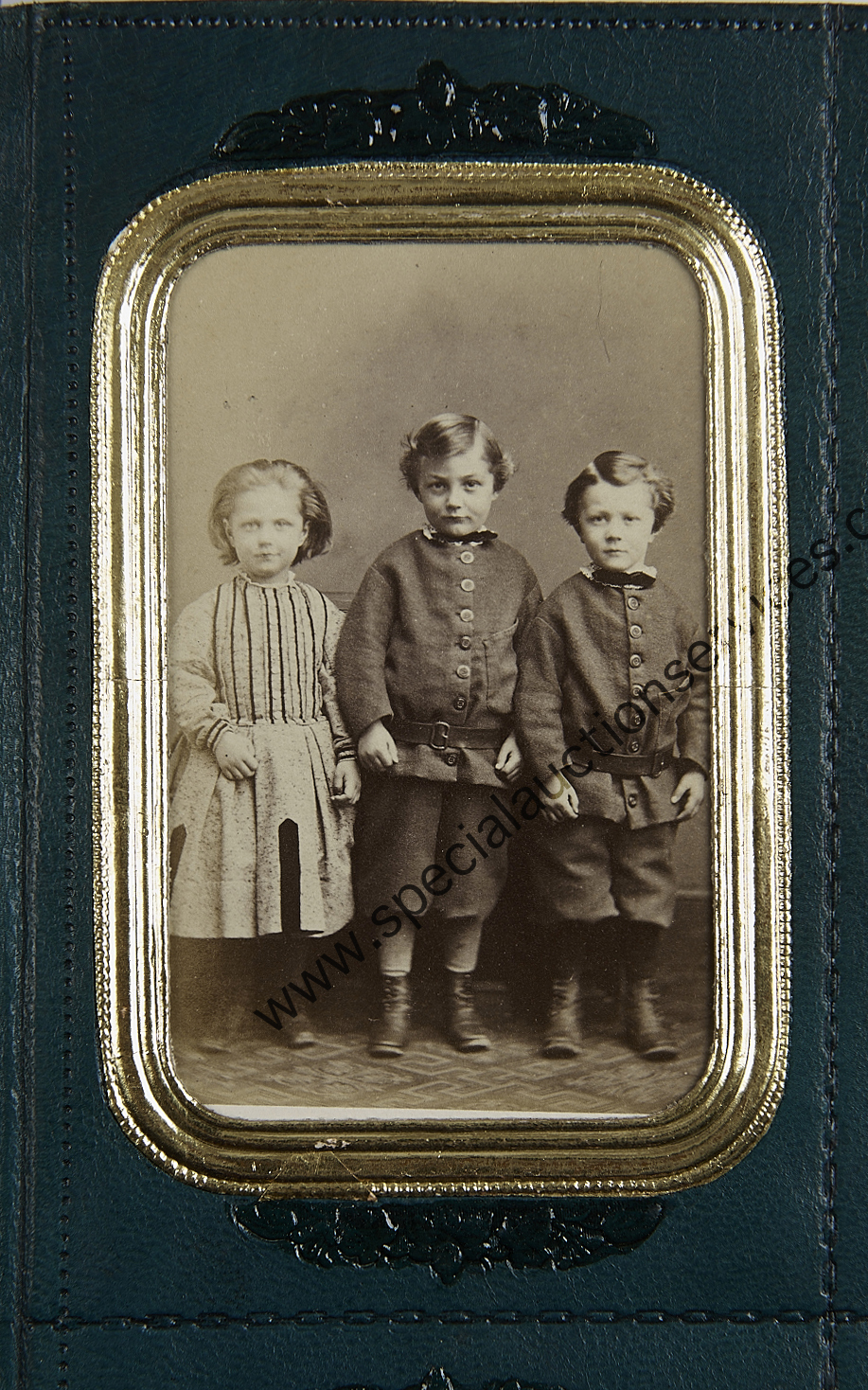 Morocco Concertina Carte de Visite Album - Portraits, green and red - including children, old - Image 2 of 4