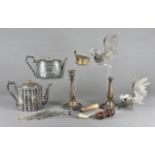 A small collection of pewter, hotel plate, smoking pipes and other items