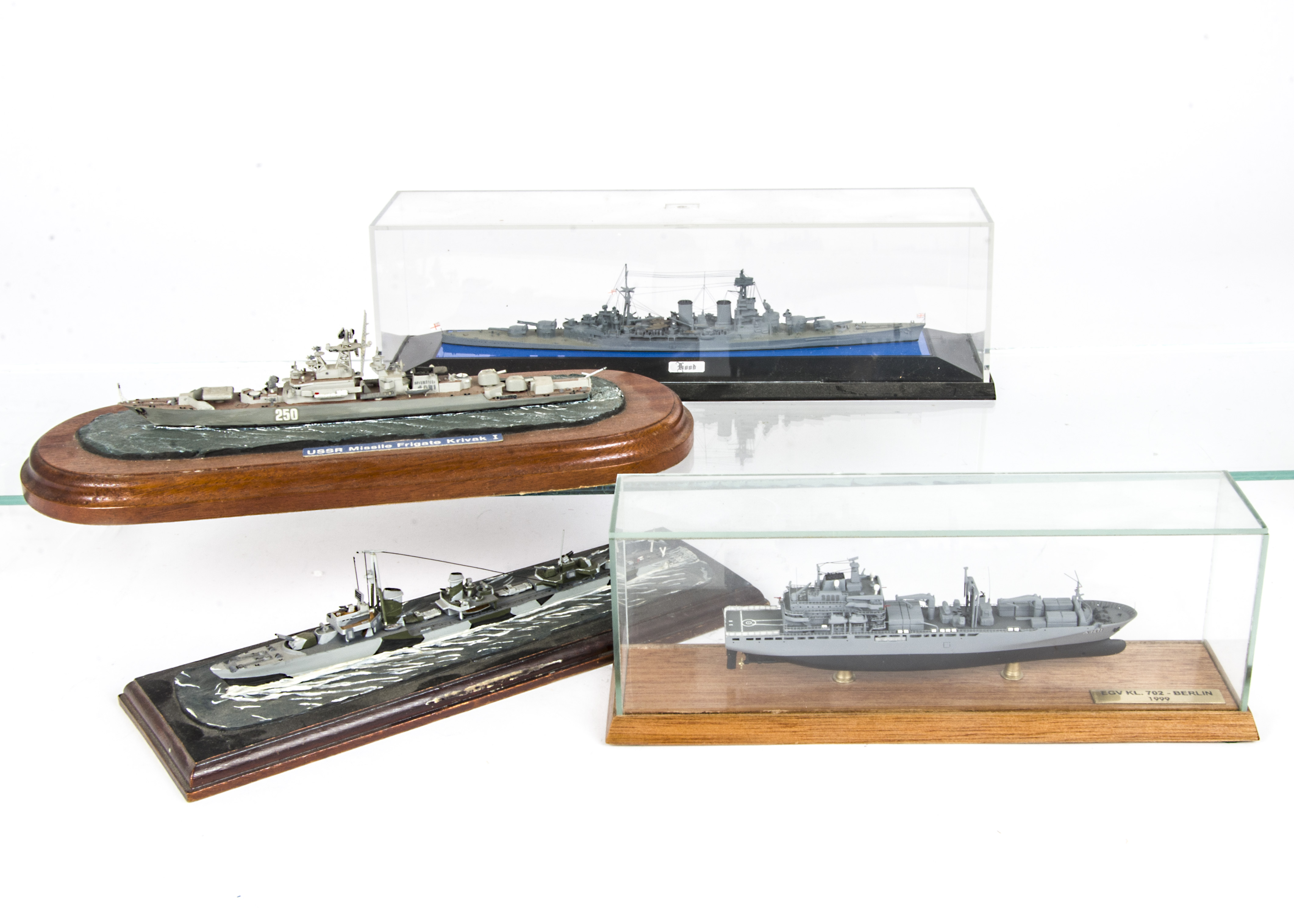 Naval waterline and whole ship models on plinths and in display cases, Z37 Type 36a (Narvik)