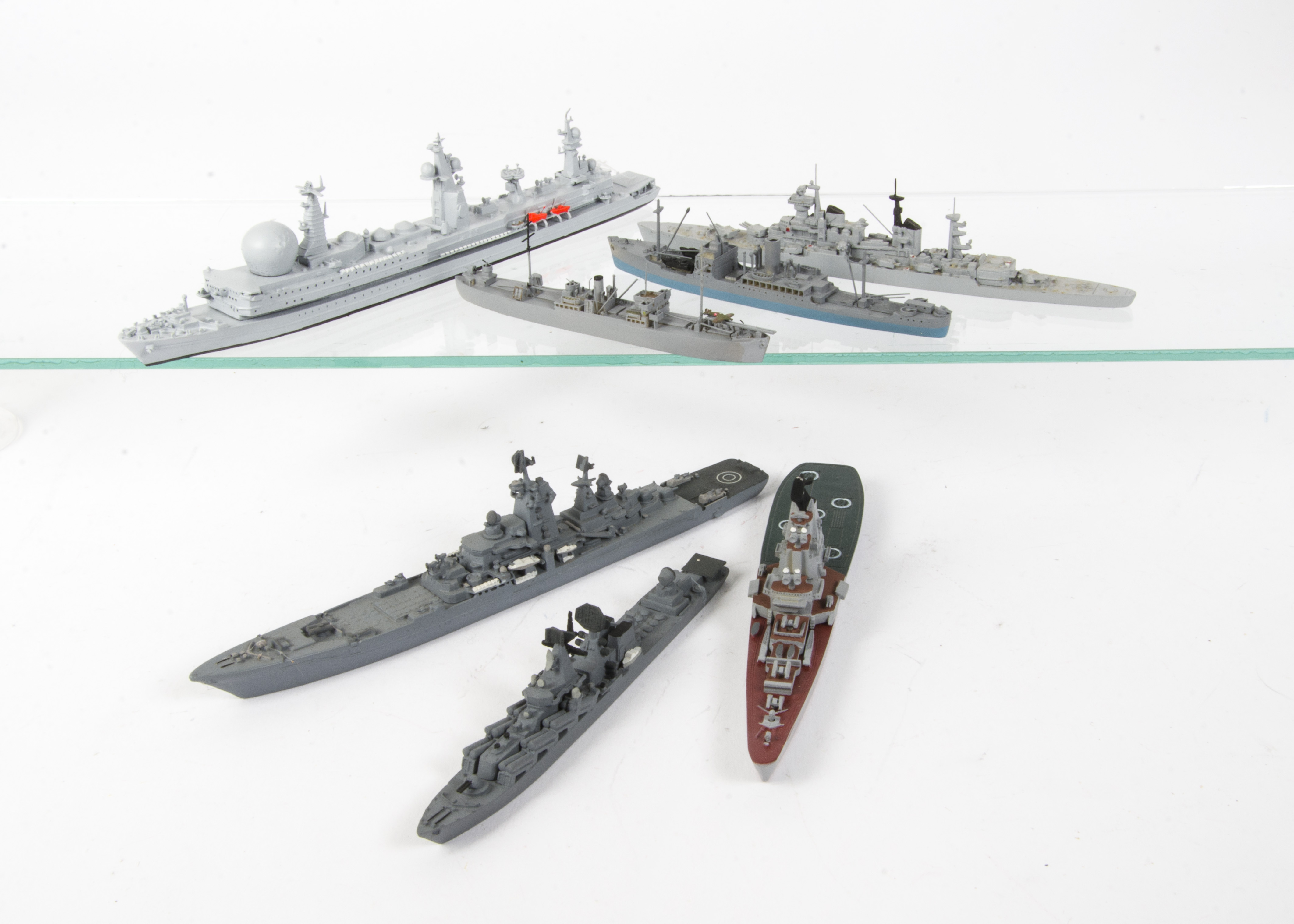 Various makers 1:1200 scale mainly modern Naval metal and resin waterline vessels, G398 Ural,