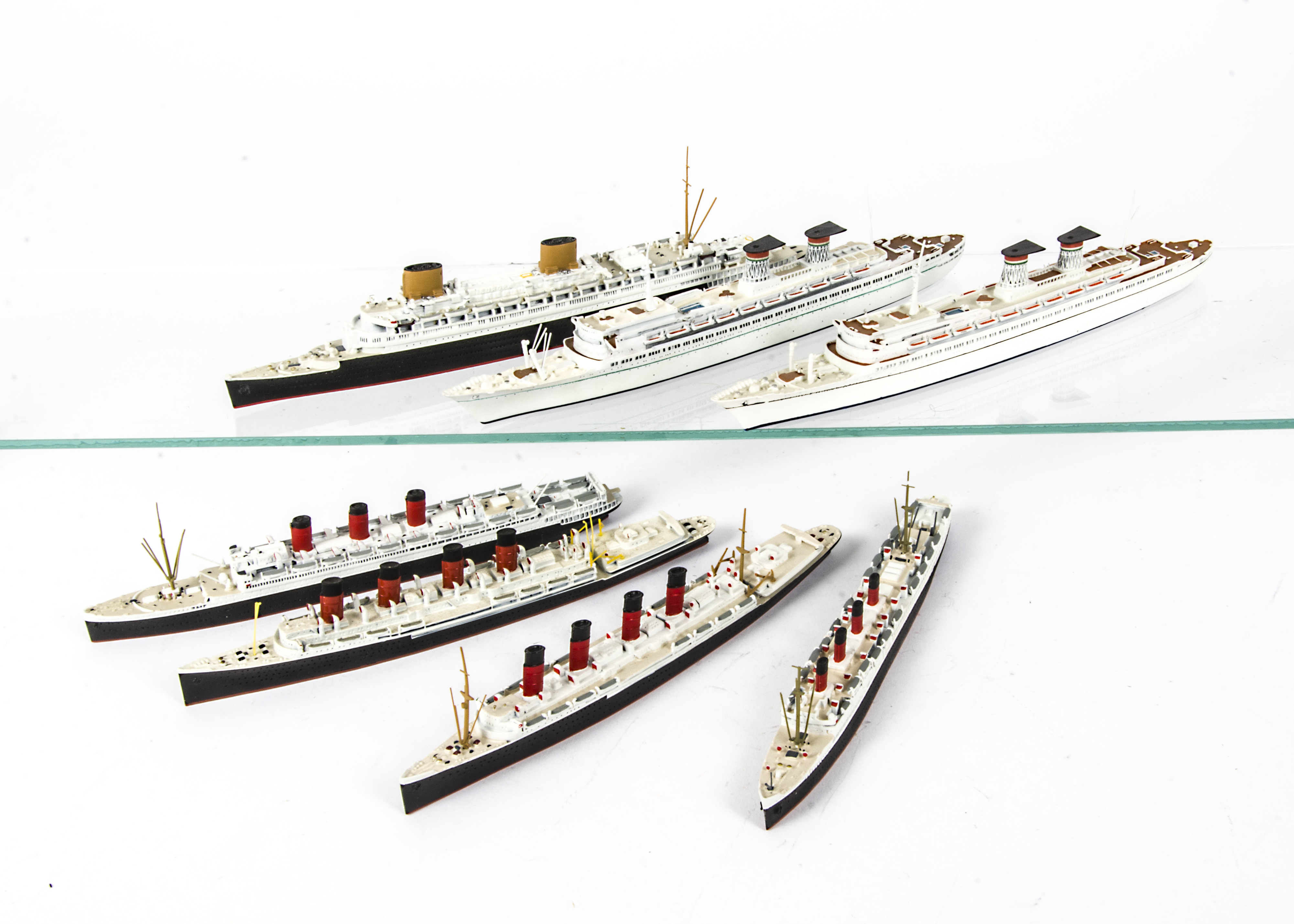 Mercator Ocean Liners 1:1200 scale waterline models, Mercator 499 Paris, M417 France, M405