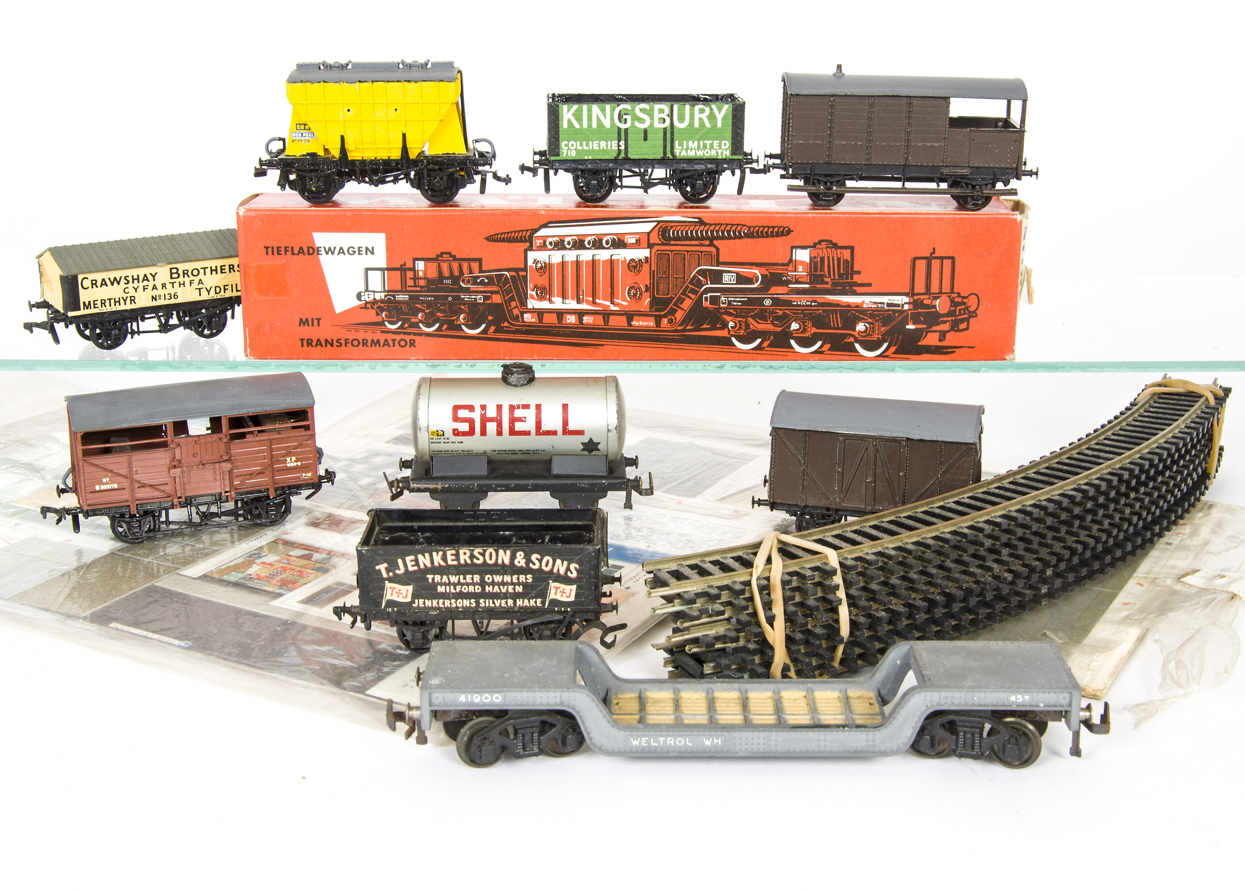 Peco 00 Gauge kitbuilt Wonderful wagons and other makers kit and RTR wagons, Peco wagons including