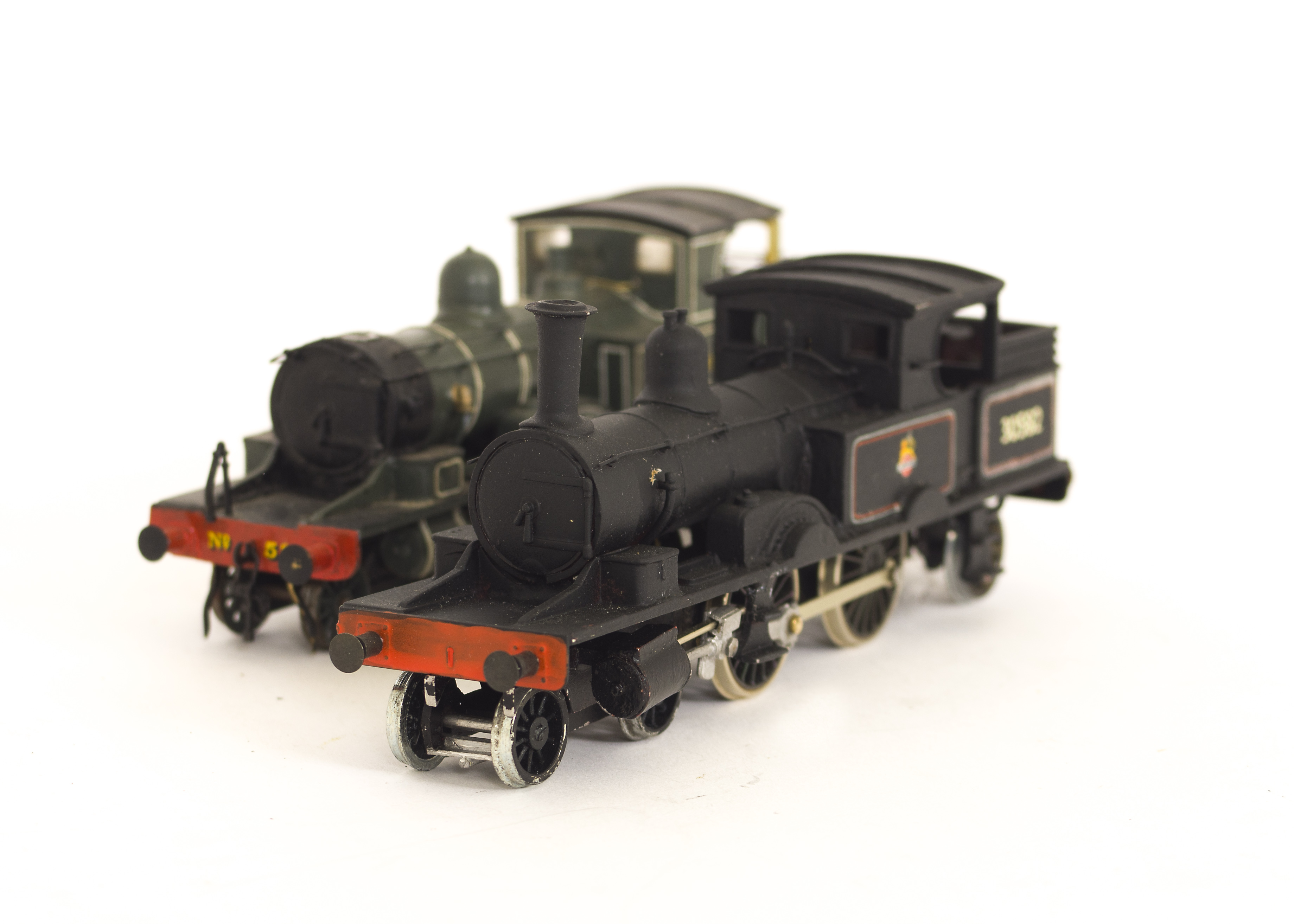 Pair of kitbuilt 00 Gauge Adams Radial Tanks, in SR green No 0524, chimney unattached, and BR