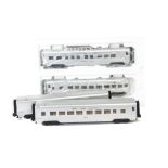 A Modern Rail King O Gauge 3-rail NYC Streamlined 4-car Coach Set, ref 30-67390, in New York Central