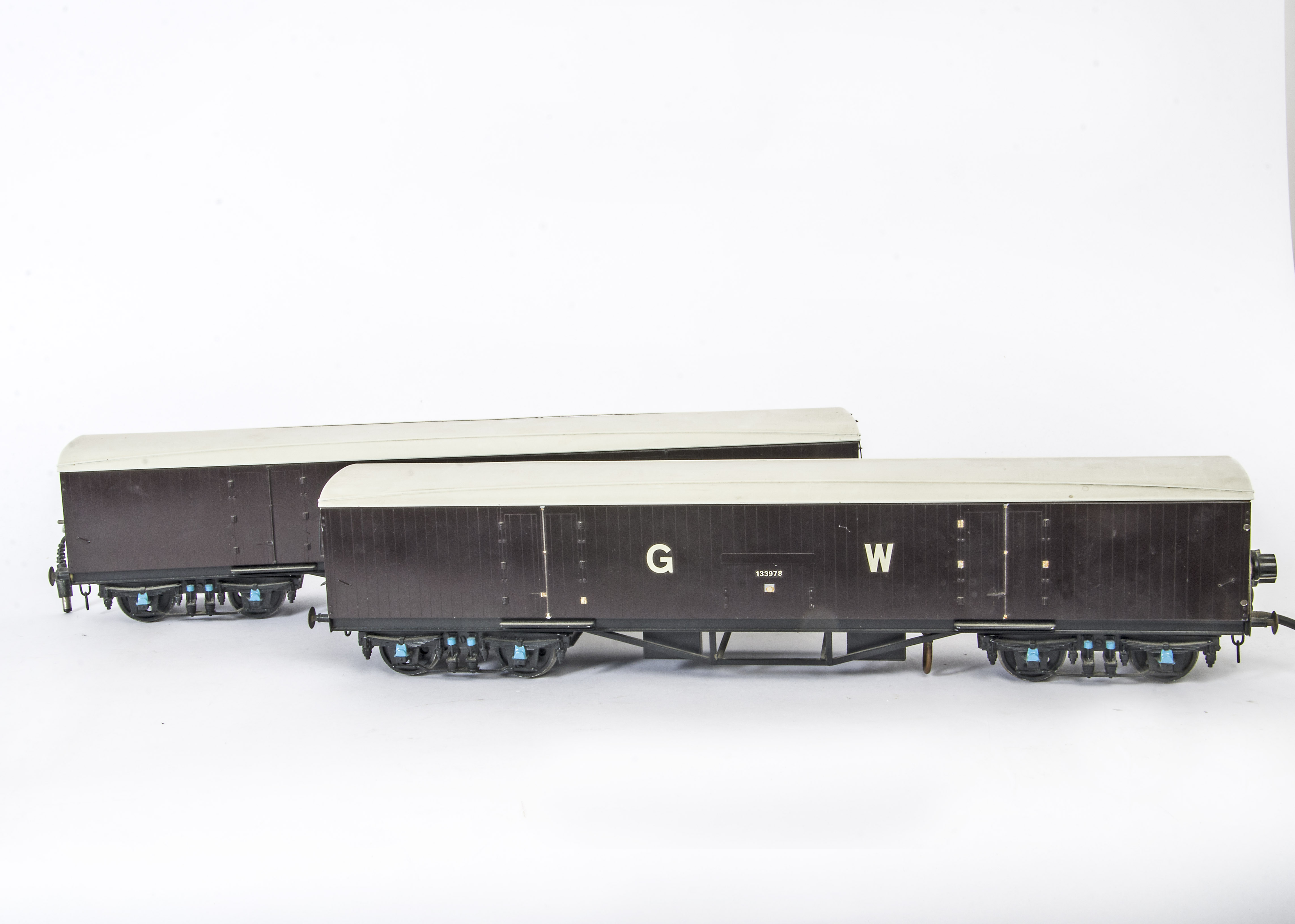 Two Gauge 1 GWR Siphon G Vans by JBC Railway Models of Sheffield, equipped as accessories for live